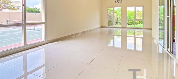 4 Schlafzimmer Villa in Meadows, UAE, Nr. 31379 3