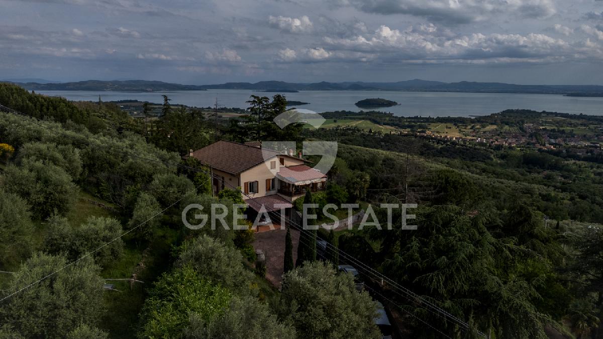 4 bedrooms Villa in Tuoro sul Trasimeno, Italy No. 288068
