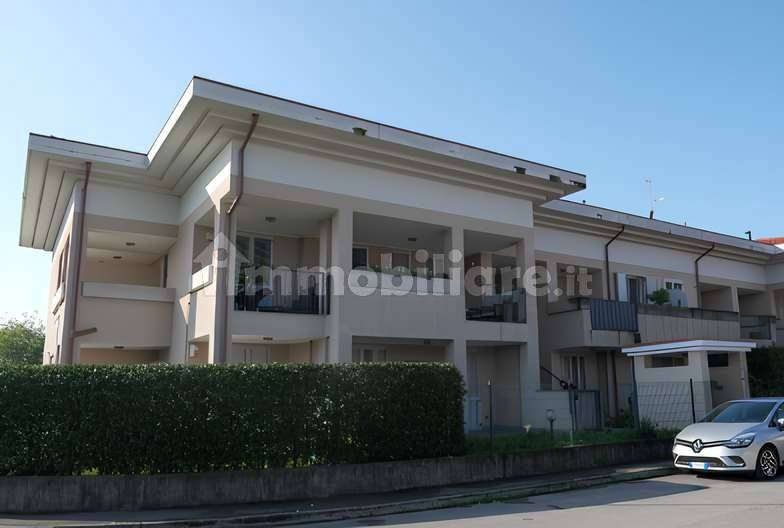 3 rooms Apartment in Inzago, Italy No. 49207