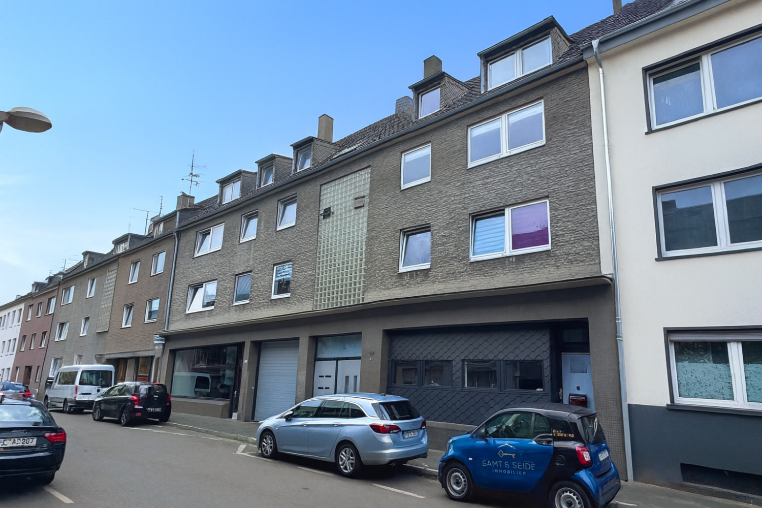 Здание с 16 комнатами в Крефельд, Германия № 310371