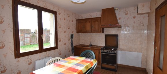 Casa de 2 dormitorios en Luplante, France No. 52557 2