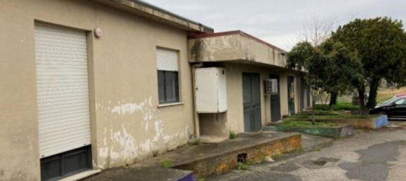 Коммерческая недвижимость 240м² в Катандзаро, Италия № 342748 3