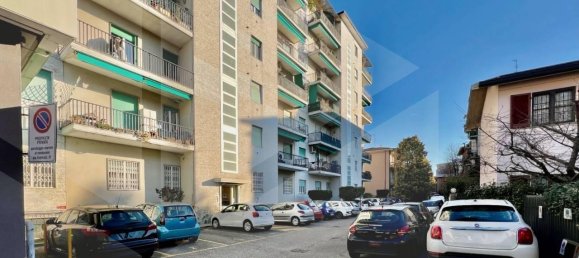 4 rooms Apartment in Monza, Italy No. 34002 9