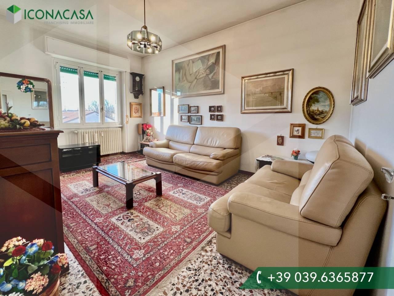 4 rooms Apartment in Monza, Italy No. 34002