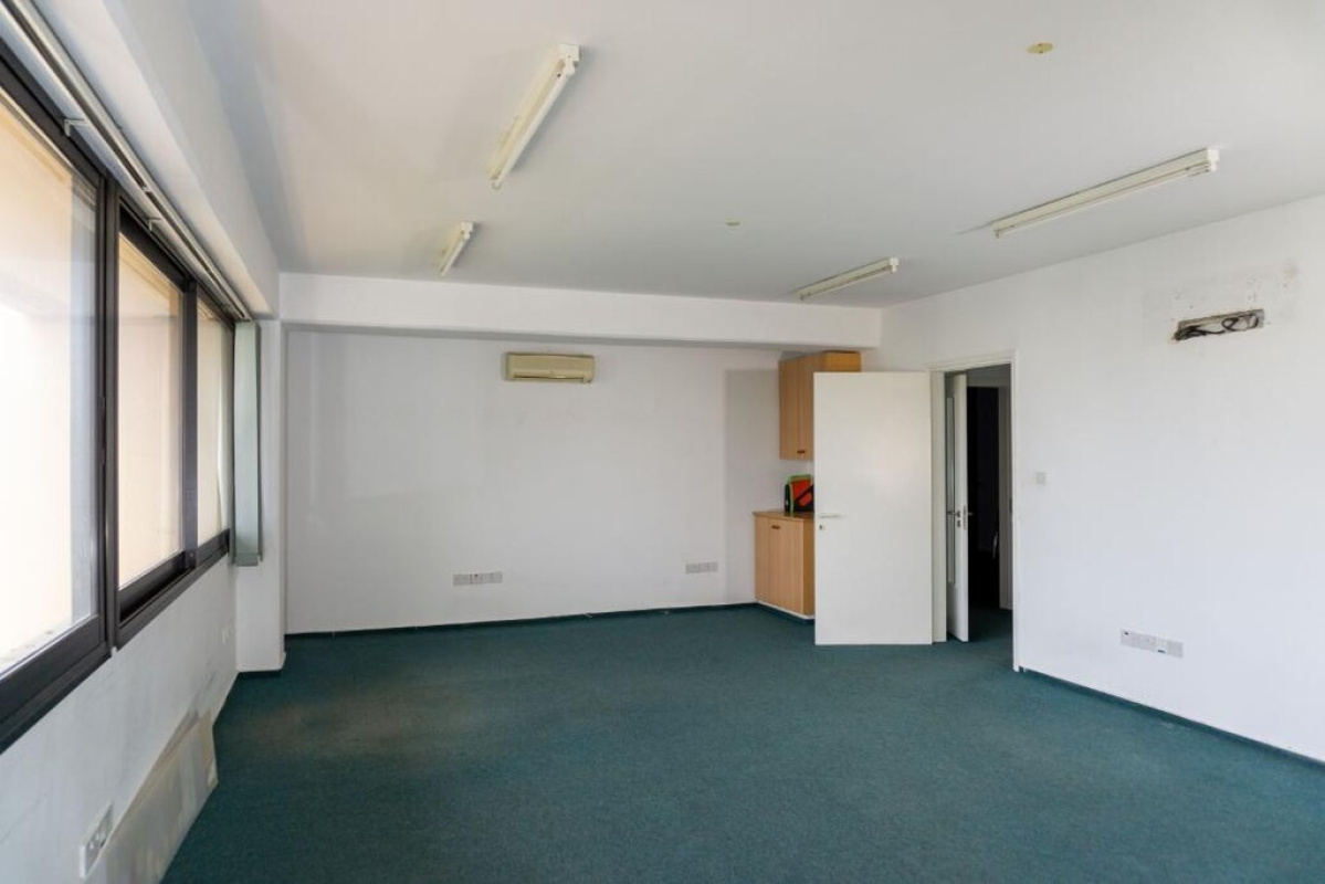 331 m² propiedad comercial en venta en Nicosia, Cyprus № 24514