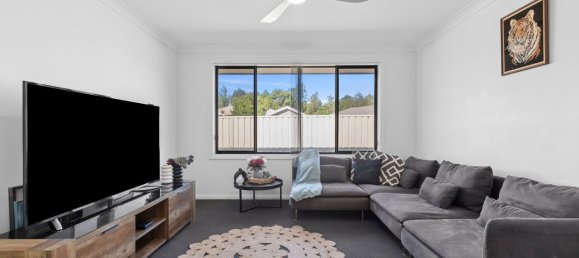 4 bedrooms House in Emerald Beach, Australia No. 192 6