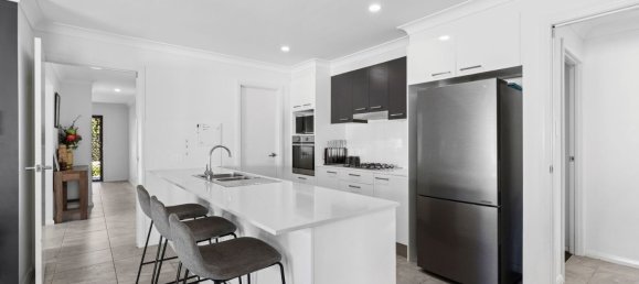 4 bedrooms House in Emerald Beach, Australia No. 192 5