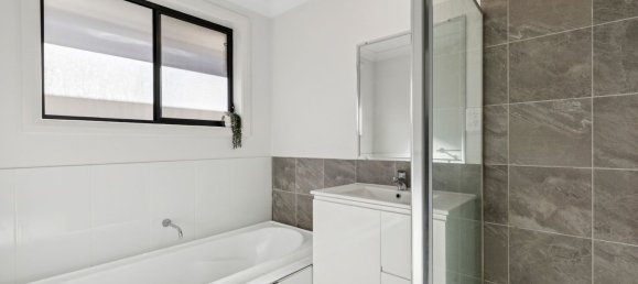 4 bedrooms House in Emerald Beach, Australia No. 192 10