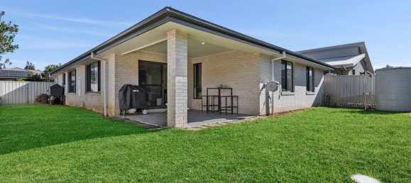 4 bedrooms House in Emerald Beach, Australia No. 192 14