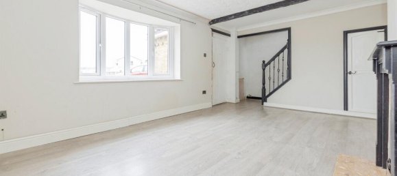 3 bedrooms House in Watford, United Kingdom No. 6055 8