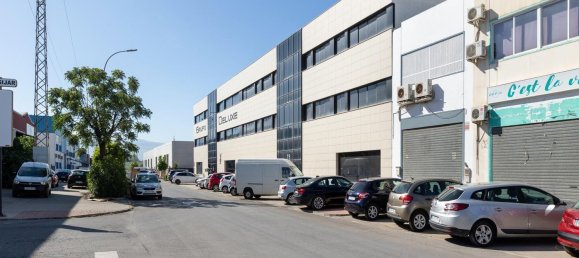 Коммерческая недвижимость 174м² в Альболоте, Испания № 107839 3