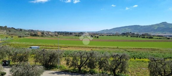 Квартира с 4 комнатами в Монсамполо дель Тронто, Италия № 218585 22