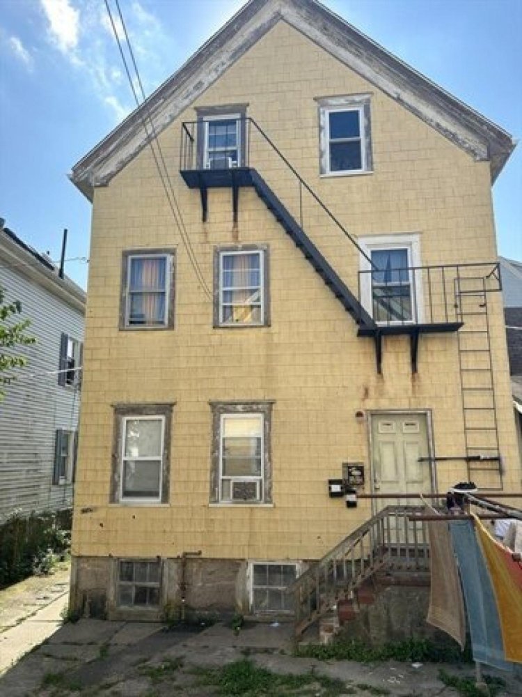 12 bedrooms House in New Bedford, USA No. 418482