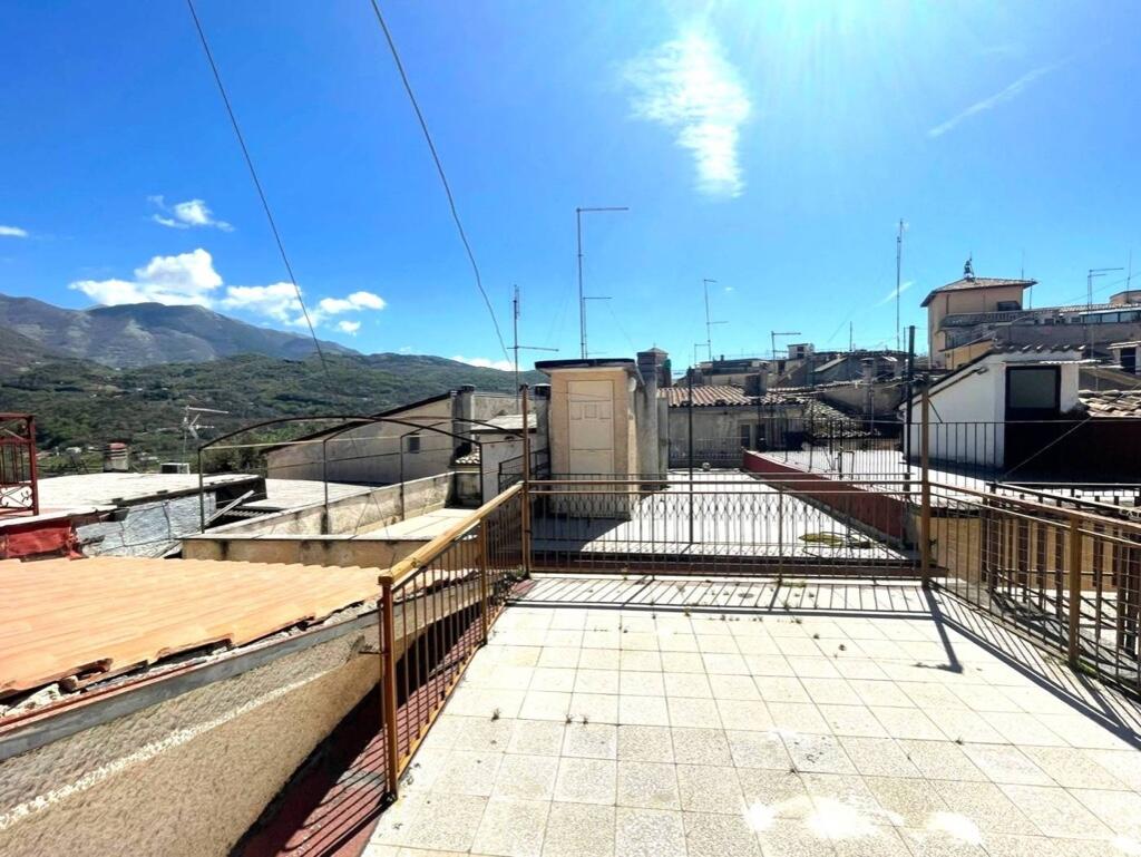 Adosado de 2 dormitorios en Campoli Appennino, Italy No. 56448