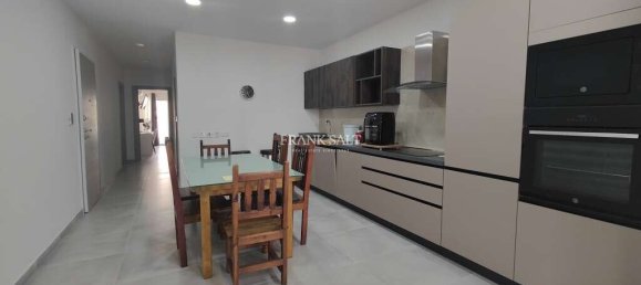 2 bedrooms Apartment in Naxxar, Malta No. 10972 2