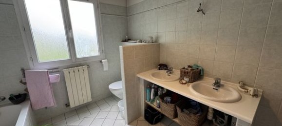 Casa de 3 dormitorios en Val-d'Oise, France No. 359090 7