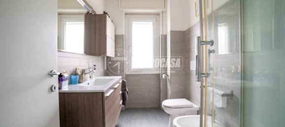 Apartamento de 2 dormitorios en Arona, Italy No. 302135 15