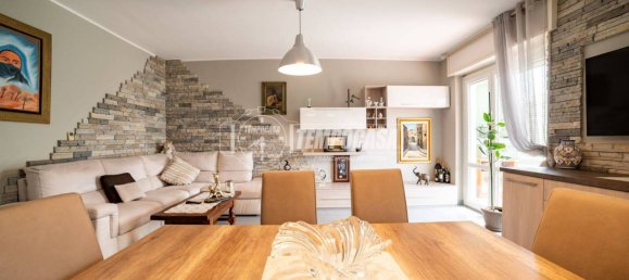 Apartamento de 2 dormitorios en Arona, Italy No. 302135 3