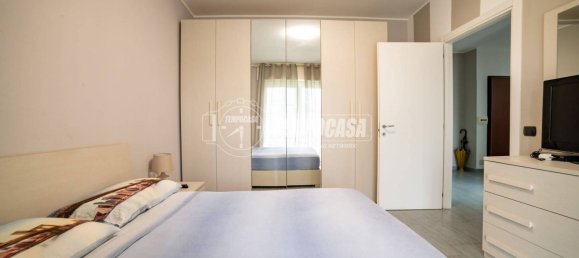 Apartamento de 2 dormitorios en Arona, Italy No. 302135 9