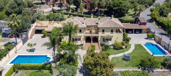 10 bedrooms Villa in La Quinta, Spain No. 37658 2