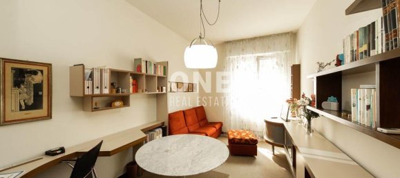 2 rooms Apartment in Milan, Italy No. 247775 9
