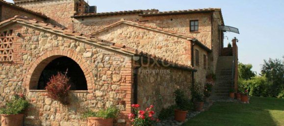 11 bedrooms Villa in Pienza, Italy No. 445 6