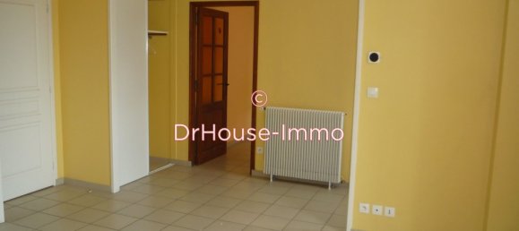 Casa de 2 dormitorios en Rille, France No. 54078 14