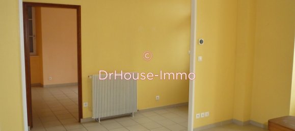 Casa de 2 dormitorios en Rille, France No. 54078 2