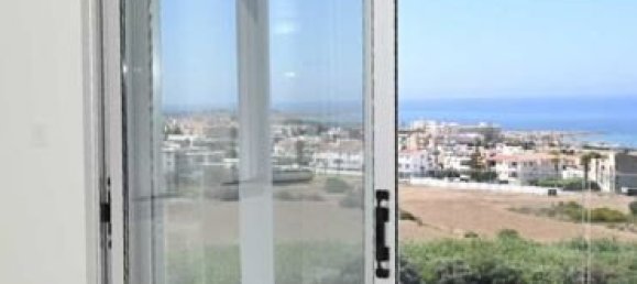 3 Schlafzimmer Haus in Chloraka, Cyprus, Nr. 9849 3