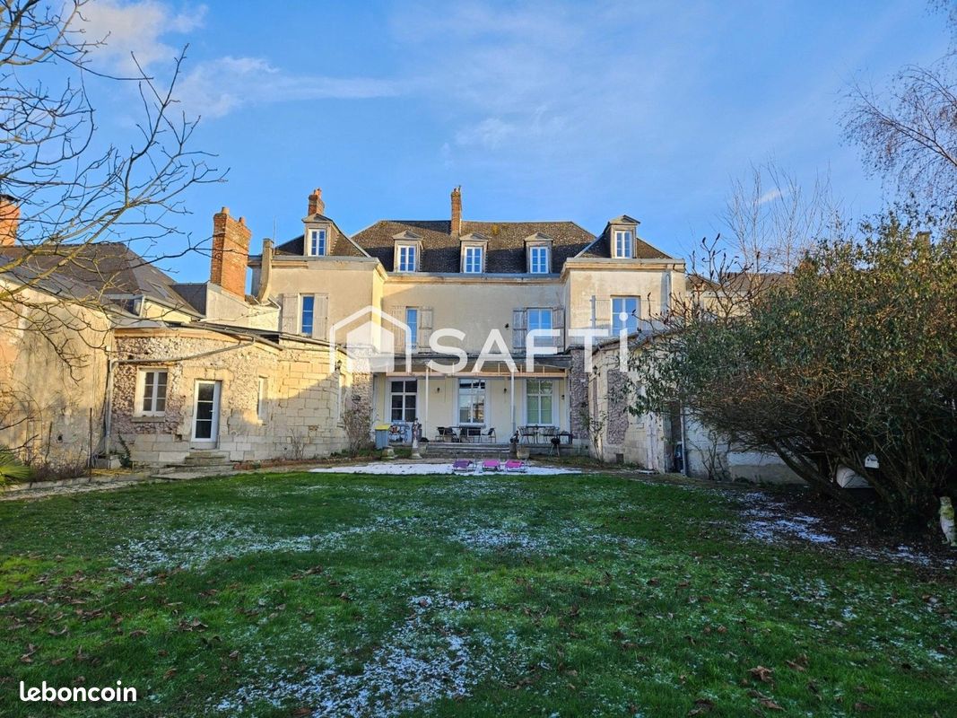 Casa de 8 dormitorios en Chateau-Thierry, France No. 82474