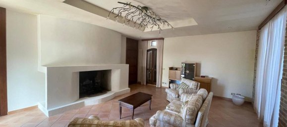 9 rooms Villa in Siena, Italy No. 105298 2