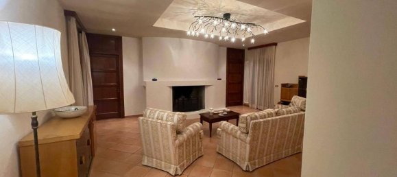 9 rooms Villa in Siena, Italy No. 105298 4