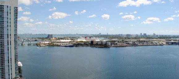 2 chambres propriété commerciale à vendre à Miami, Miami-Dade, Florida, USA № 614749 4