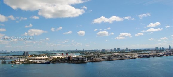 2 chambres propriété commerciale à vendre à Miami, Miami-Dade, Florida, USA № 614749 2