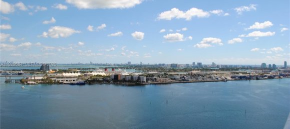 2 chambres propriété commerciale à vendre à Miami, Miami-Dade, Florida, USA № 614749 3
