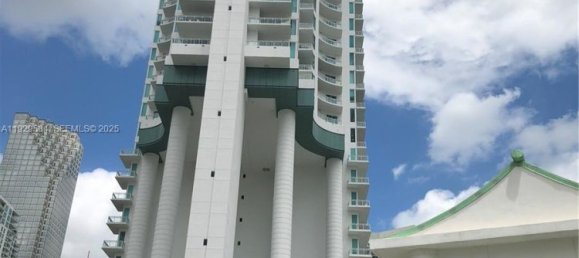 2 chambres propriété commerciale à vendre à Miami, Miami-Dade, Florida, USA № 614749 10