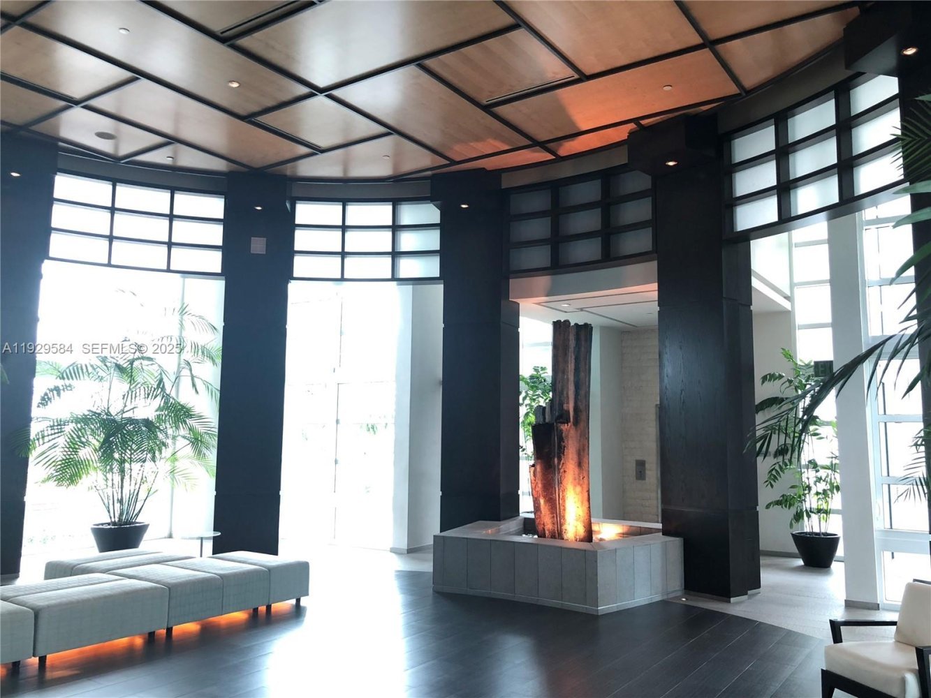 2 chambres propriété commerciale à vendre à Miami, Miami-Dade, Florida, USA № 614749