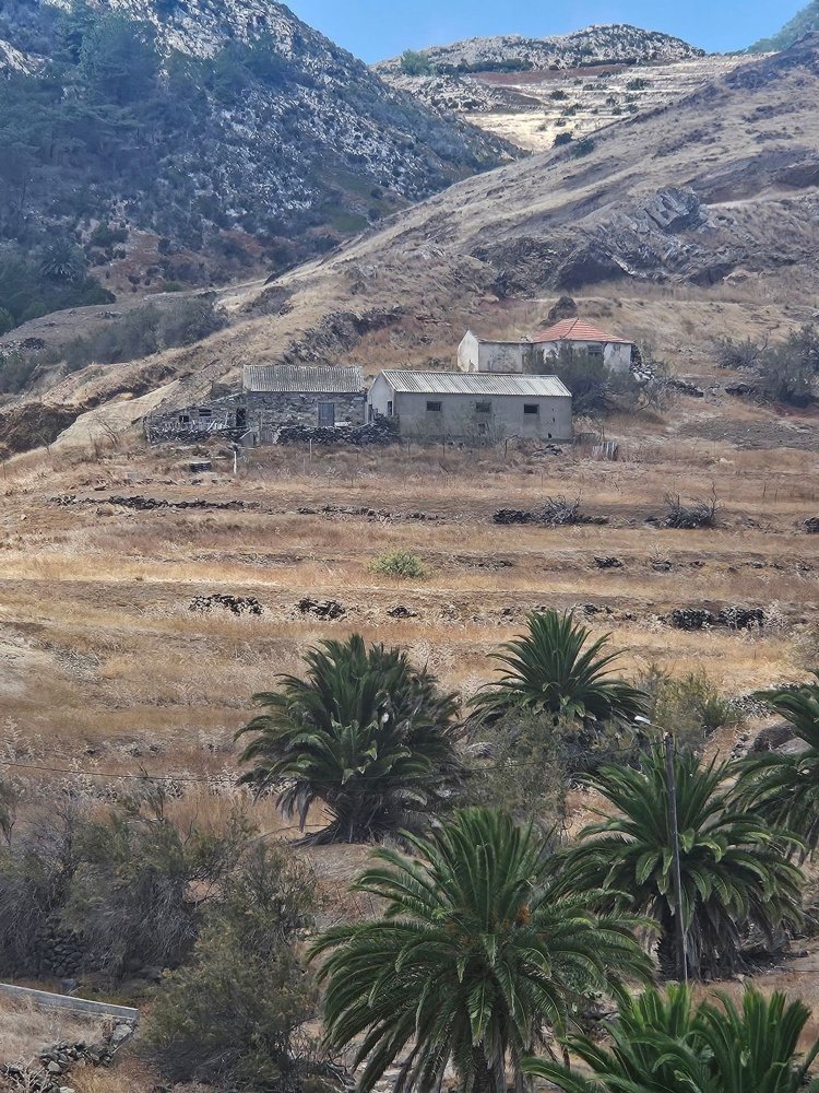  Land in Porto Santo, Portugal No. 338581