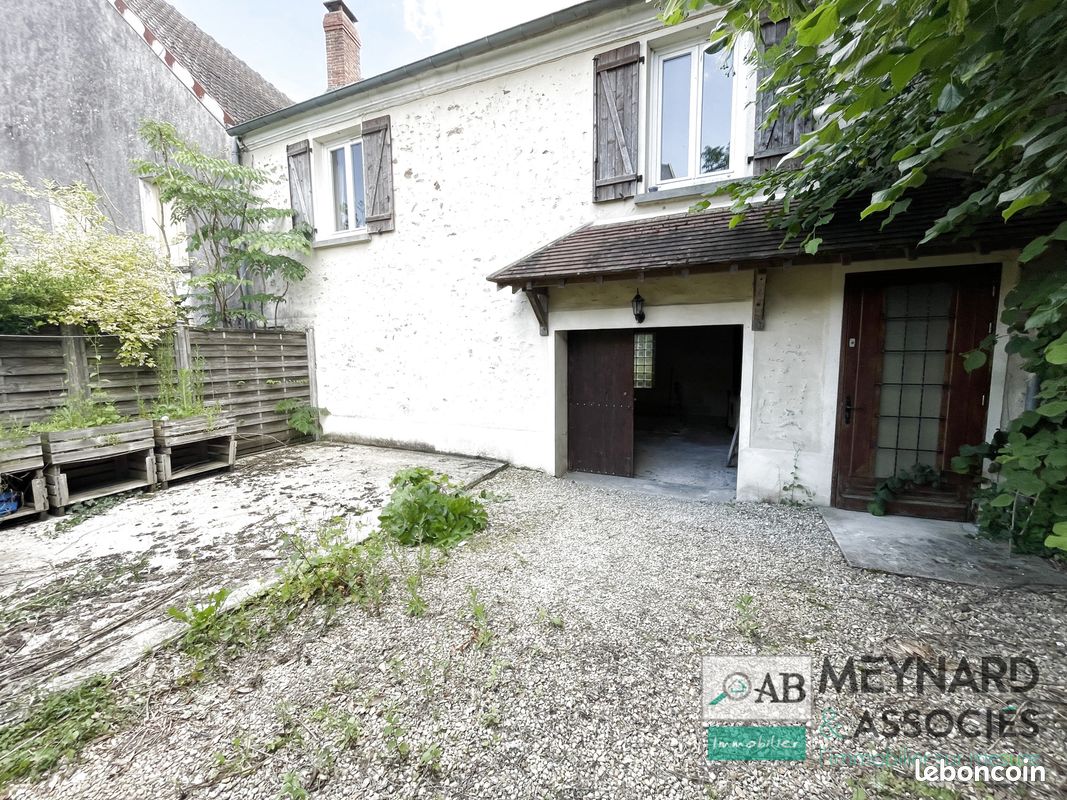 Casa de 2 dormitorios en La Ferte-Gaucher, France No. 180966