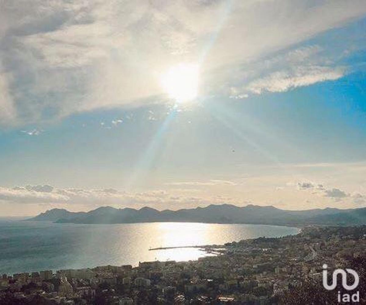 2 bedrooms Condo in Cannes, France No. 15713