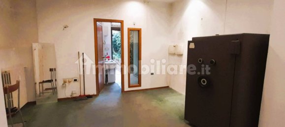 1-salle Propriété commerciale à Milan, Italy No. 239212 17