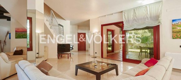 4 bedrooms Villa in Valderice, Italy No. 68731 3