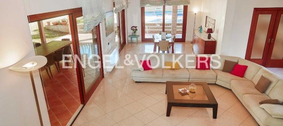 4 bedrooms Villa in Valderice, Italy No. 68731 5