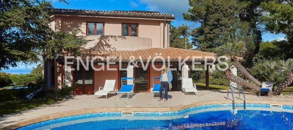 4 bedrooms Villa in Valderice, Italy No. 68731 13