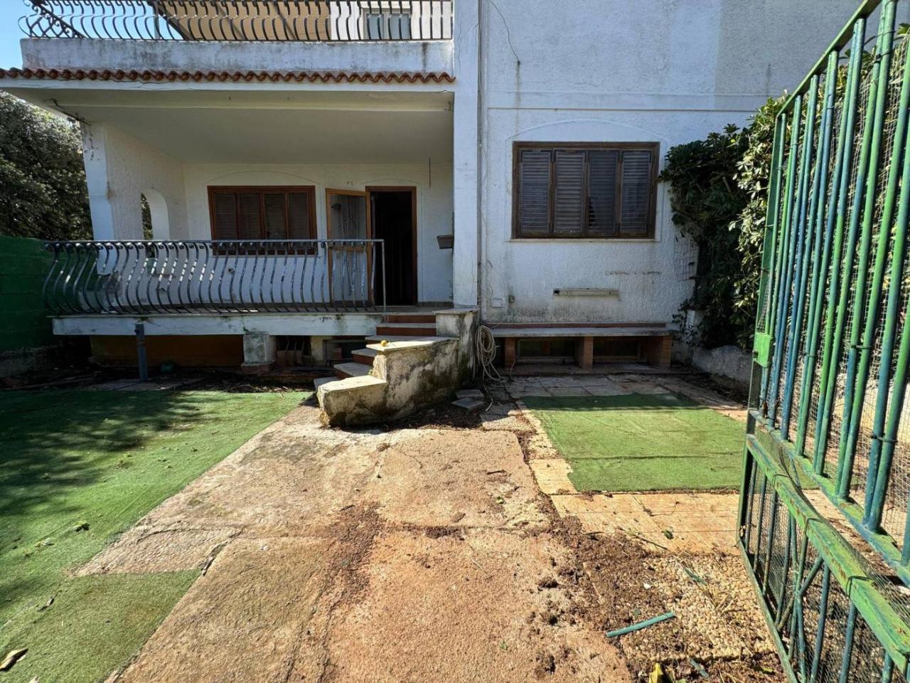 8 rooms Apartment in Palermo, Italy No. 34956