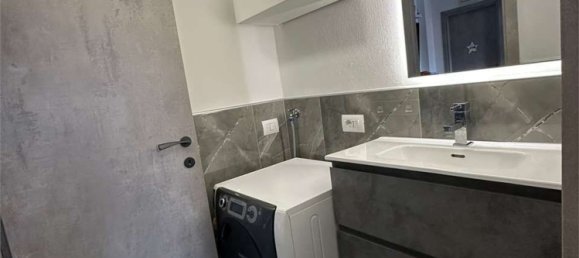 3-salle Appartement à Milan, Italy No. 263946 26