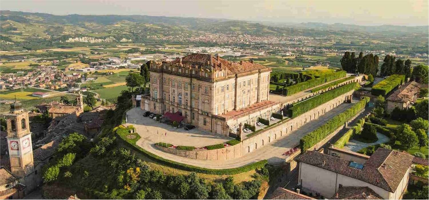 10 rooms Villa in Guarene, Italy No. 151127