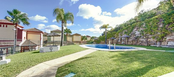 Apartamento de 2 dormitorios en Marbella, Spain No. 80548 32