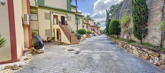 Apartamento de 2 dormitorios en Marbella, Spain No. 80548 36