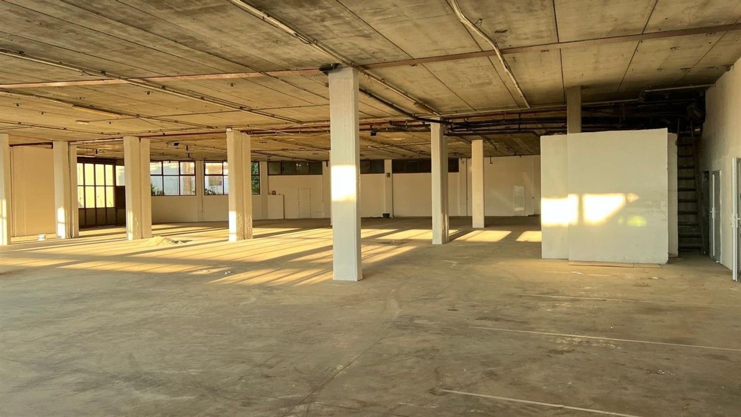 1200m² Warehouse in Sanremo, Italy No. 115355